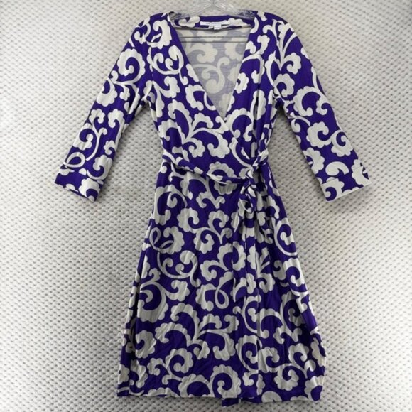 Diane von Furstenberg DVF Wrap Dress Quiet Purple White Floral 100 % Silk Size 8 - Picture 1 of 9